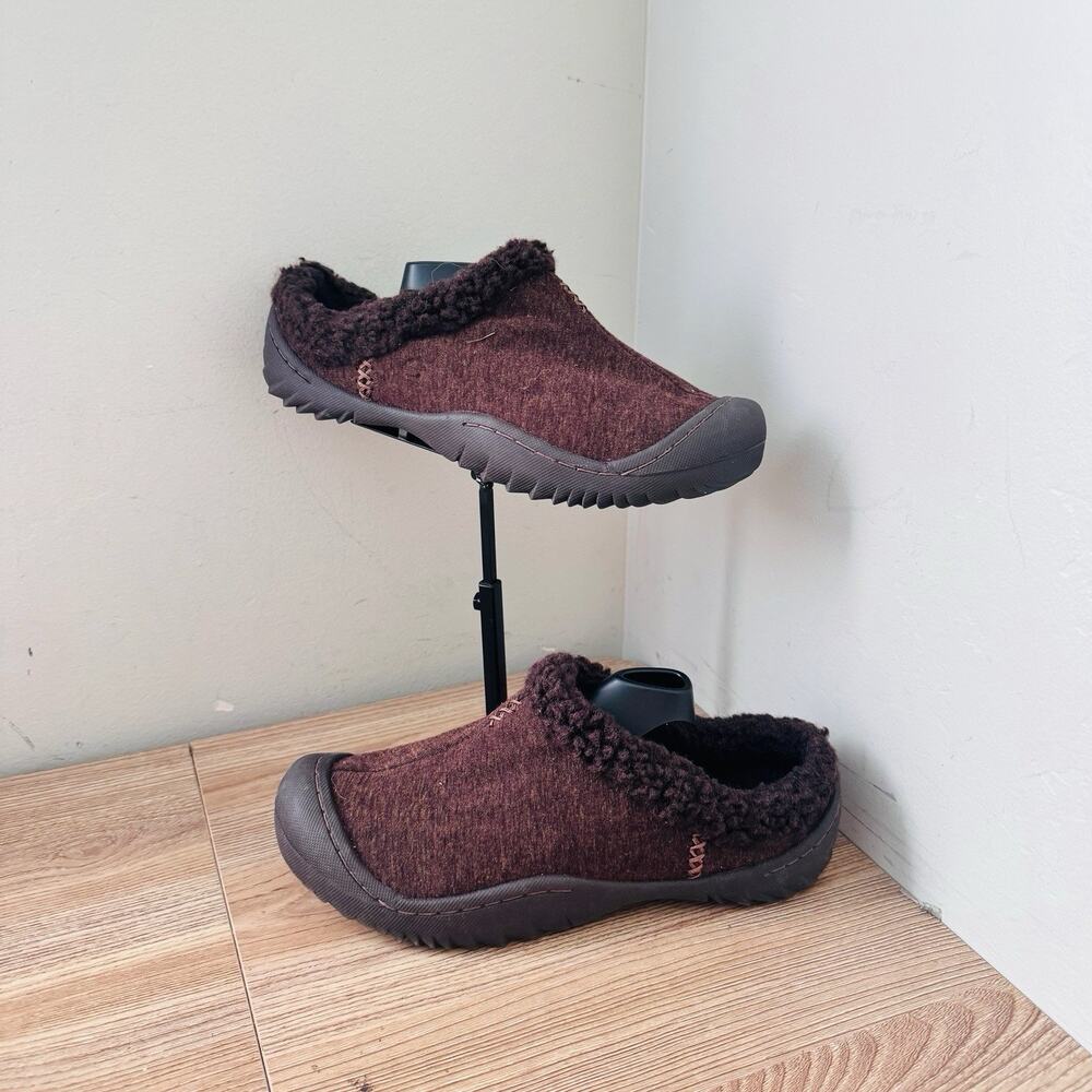 Skechers Spartan - Snuggly Slippers Brown Women’s Size 8